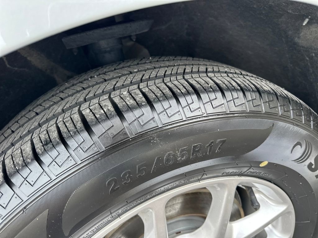 Used 2024 Chrysler Pacifica Touring-L image 13