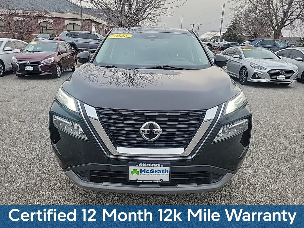 Used 2021 Nissan Rogue SV image 2