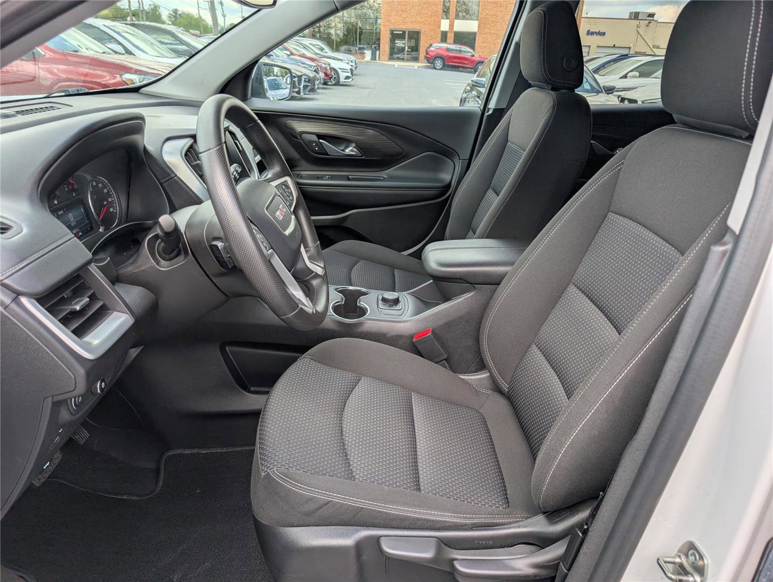 Used 2024 GMC Terrain SLE FWD image 15