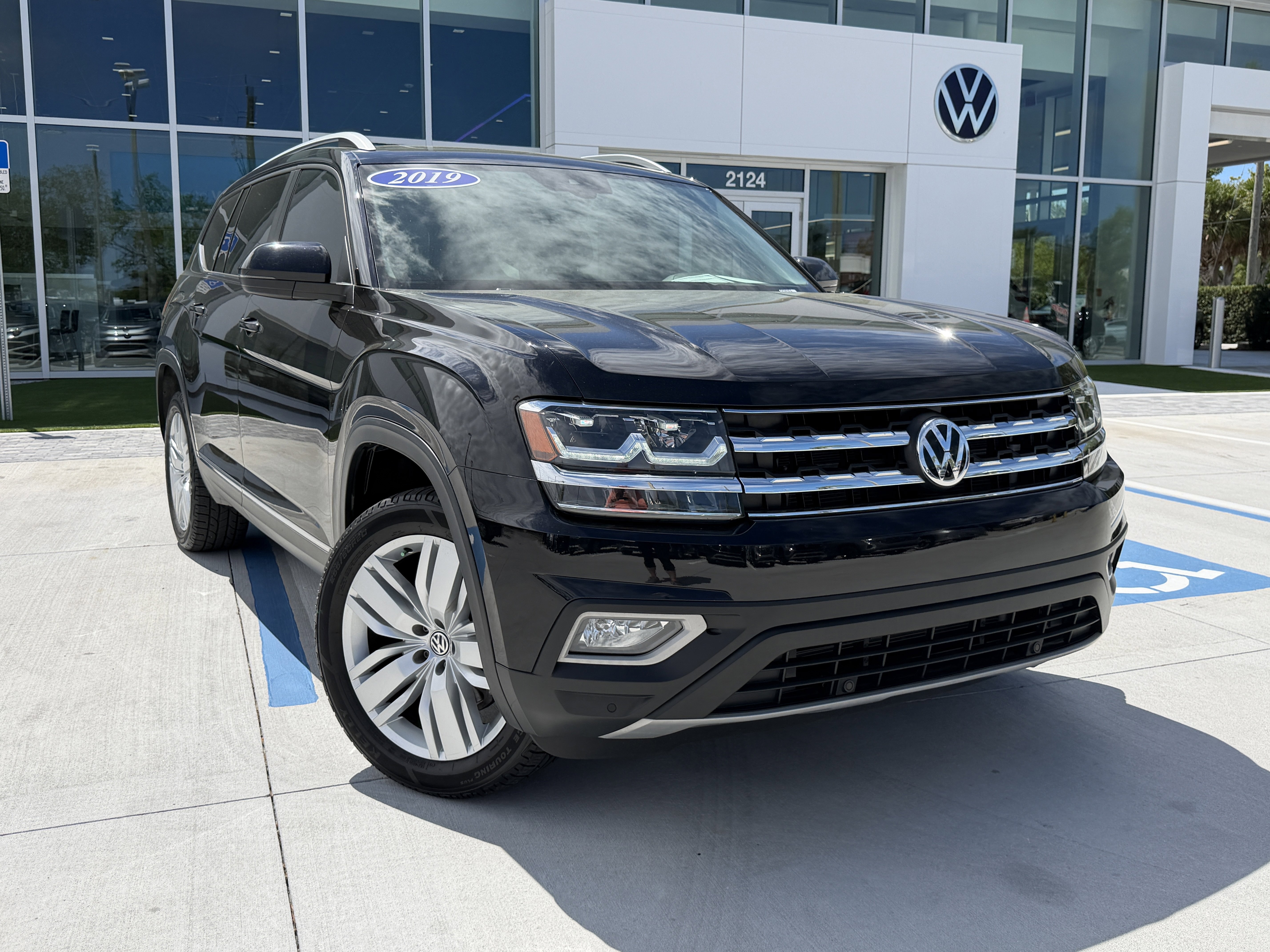 Used 2019 Volkswagen Atlas SEL FWD image 1