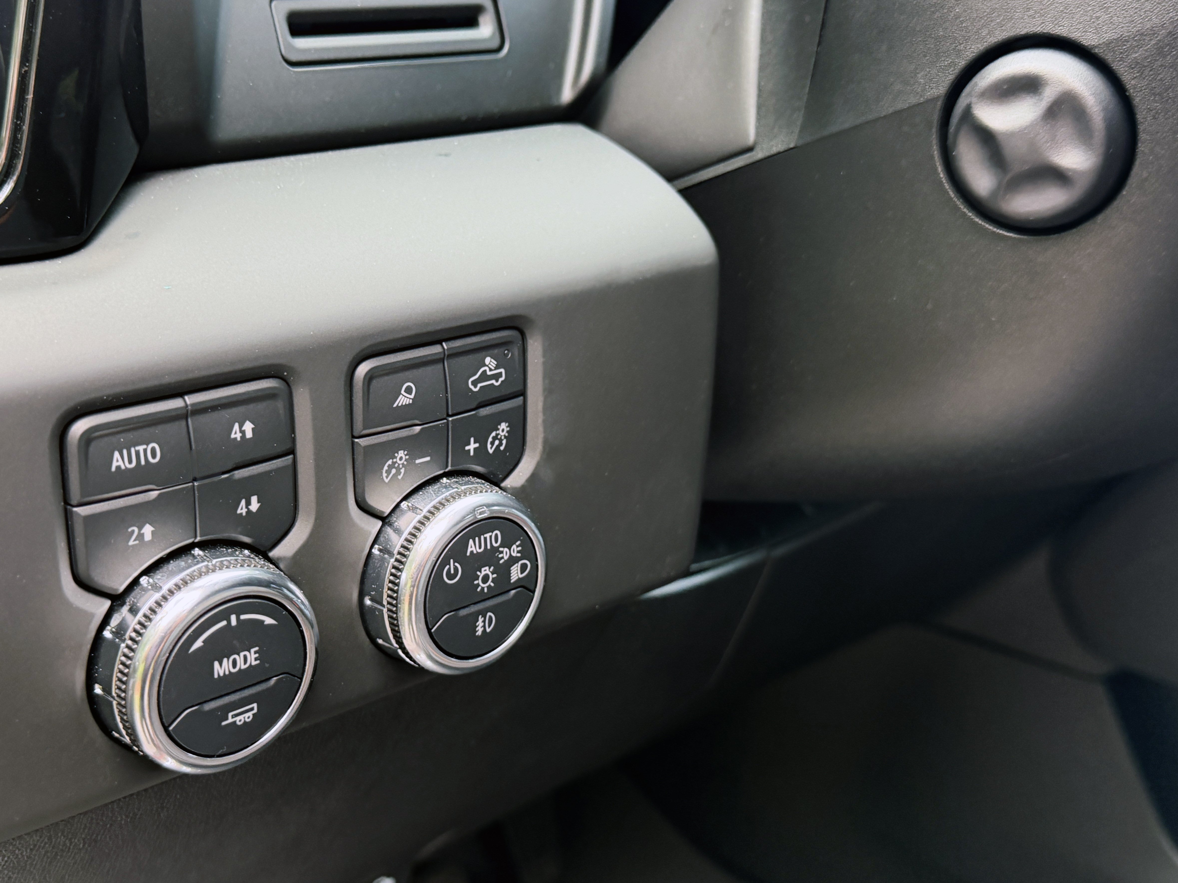 Used 2025 GMC Sierra 1500 AT4 AWD/4WD image 4