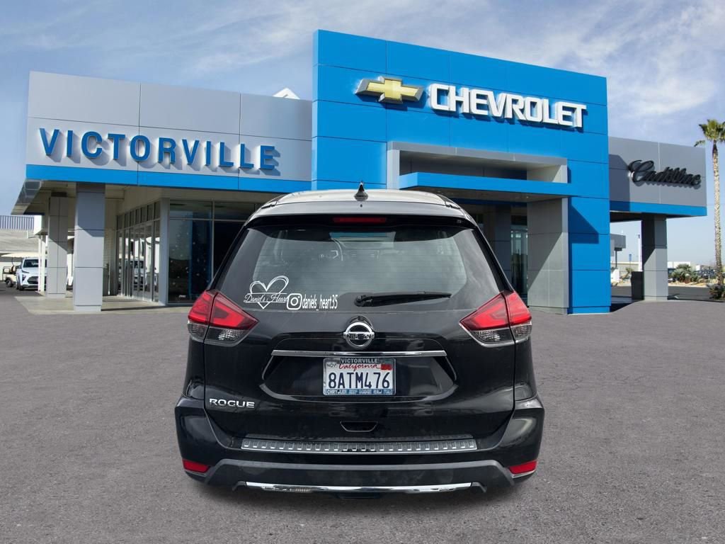 Used 2017 Nissan Rogue S image 4