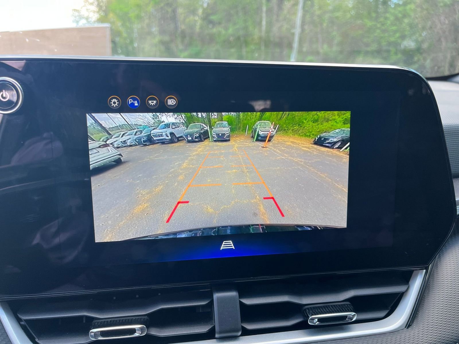 Used 2025 Chevrolet Equinox LT FWD image 23