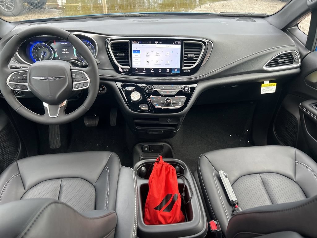 New 2026 Chrysler Pacifica Select FWD image 34
