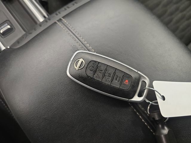 Used 2025 Nissan Pathfinder SV FWD image 28