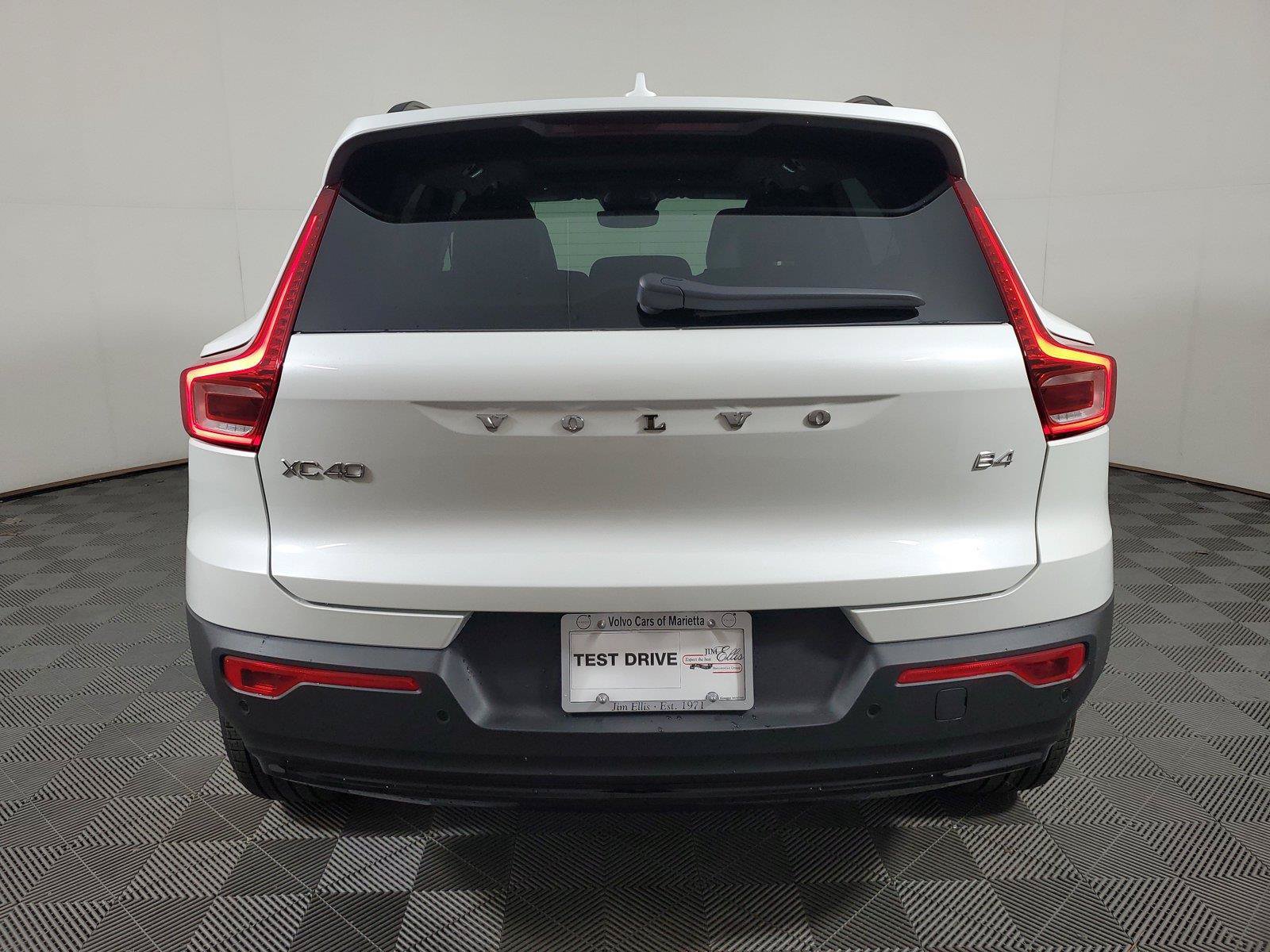 New 2026 Volvo XC40 B4 Plus w/ Protection Package Premier FWD image 5