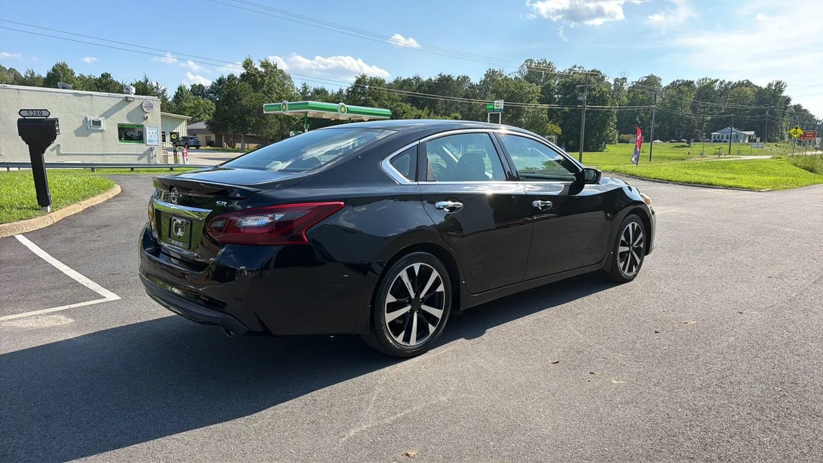 Used 2018 Nissan Altima 2.5 SR FWD image 7