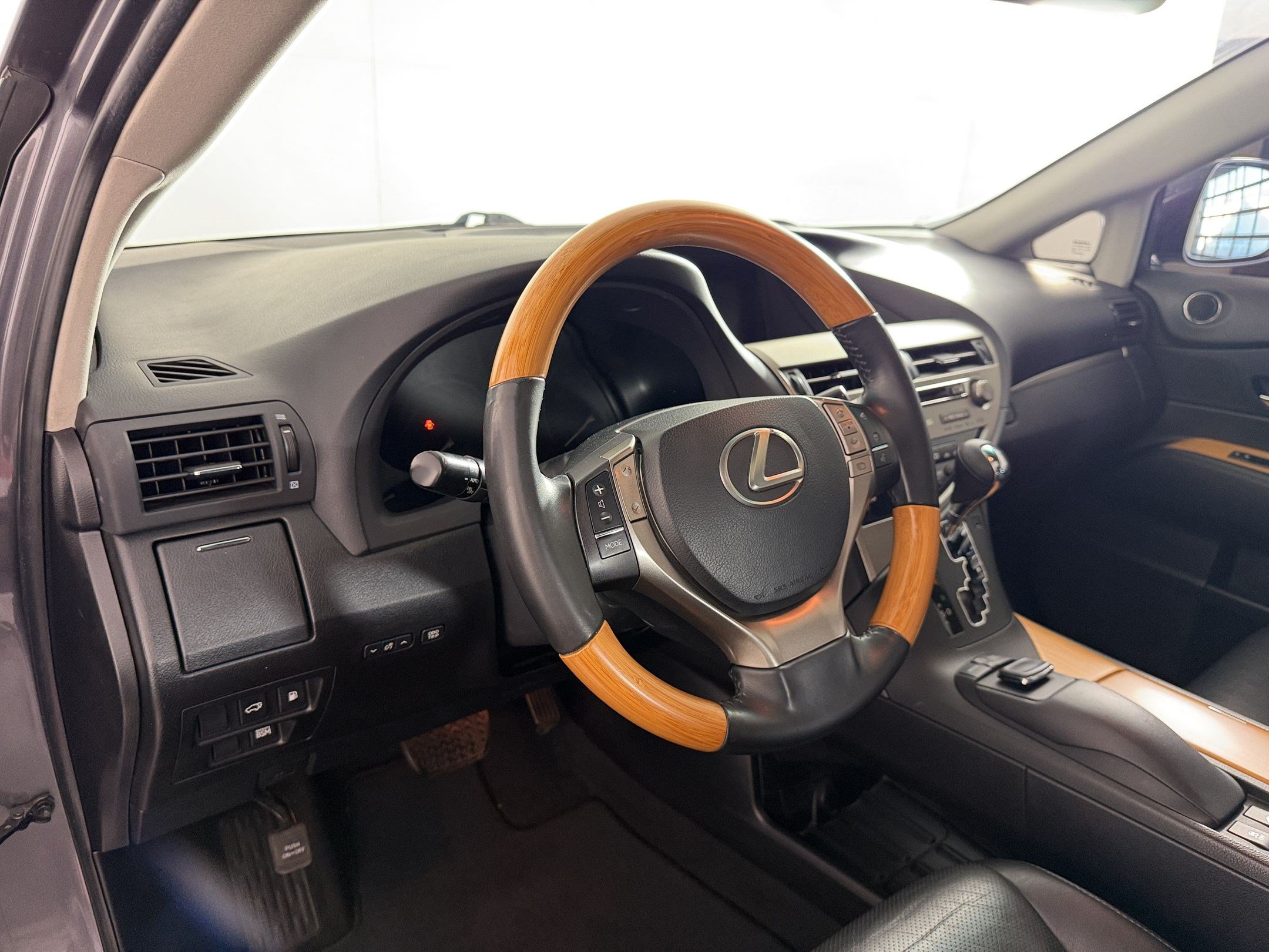 Used 2015 Lexus RX 450h AWD image 4