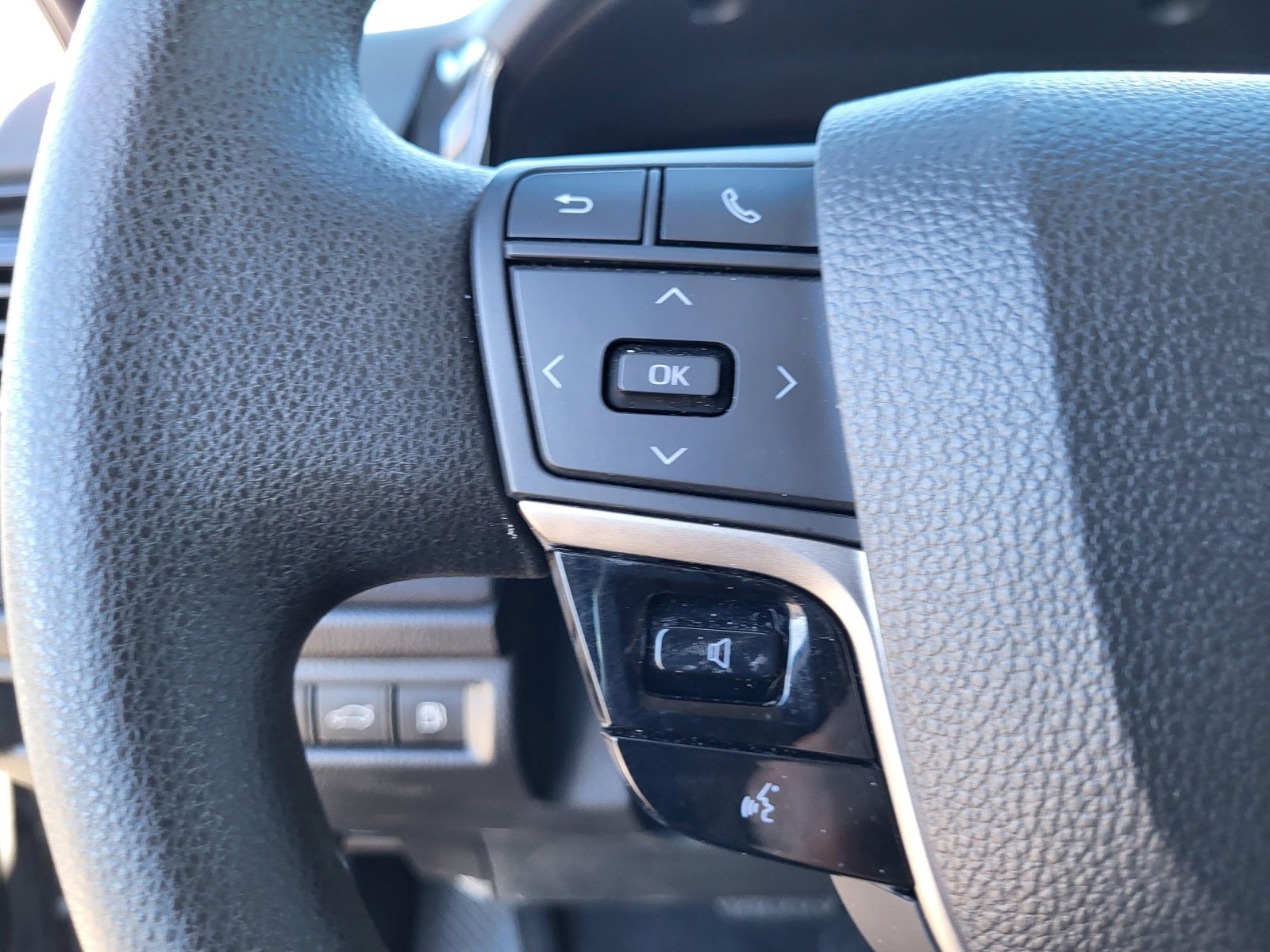 Used 2025 Toyota Camry LE image 26