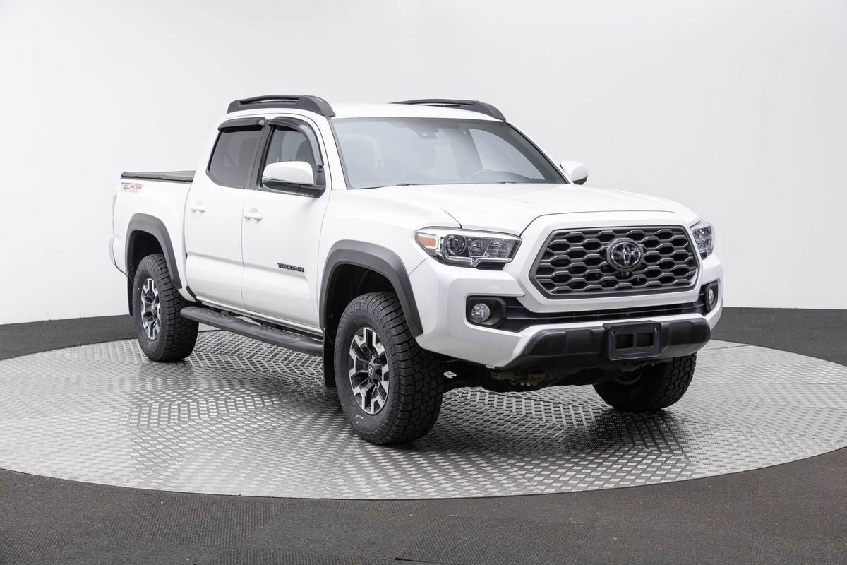 Used 2022 Toyota Tacoma TRD Off-Road AWD/4WD image 4