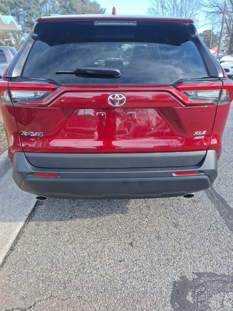 Used 2021 Toyota RAV4 XLE Premium image 5