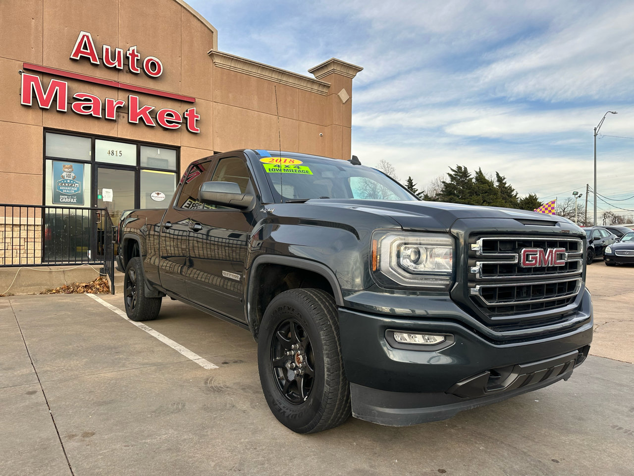 Used 2018 GMC Sierra 1500 4WD Double Cab 143.5 w/ Elevation Edition image 3