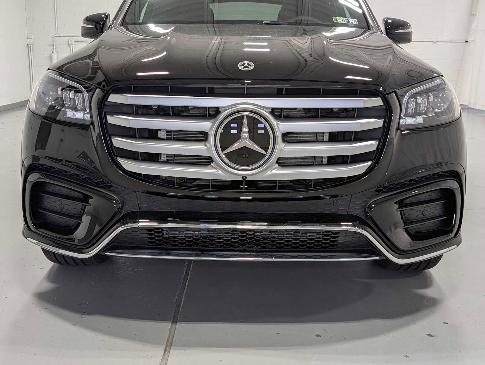 New 2025 Mercedes-Benz GLS 450 4MATIC image 2