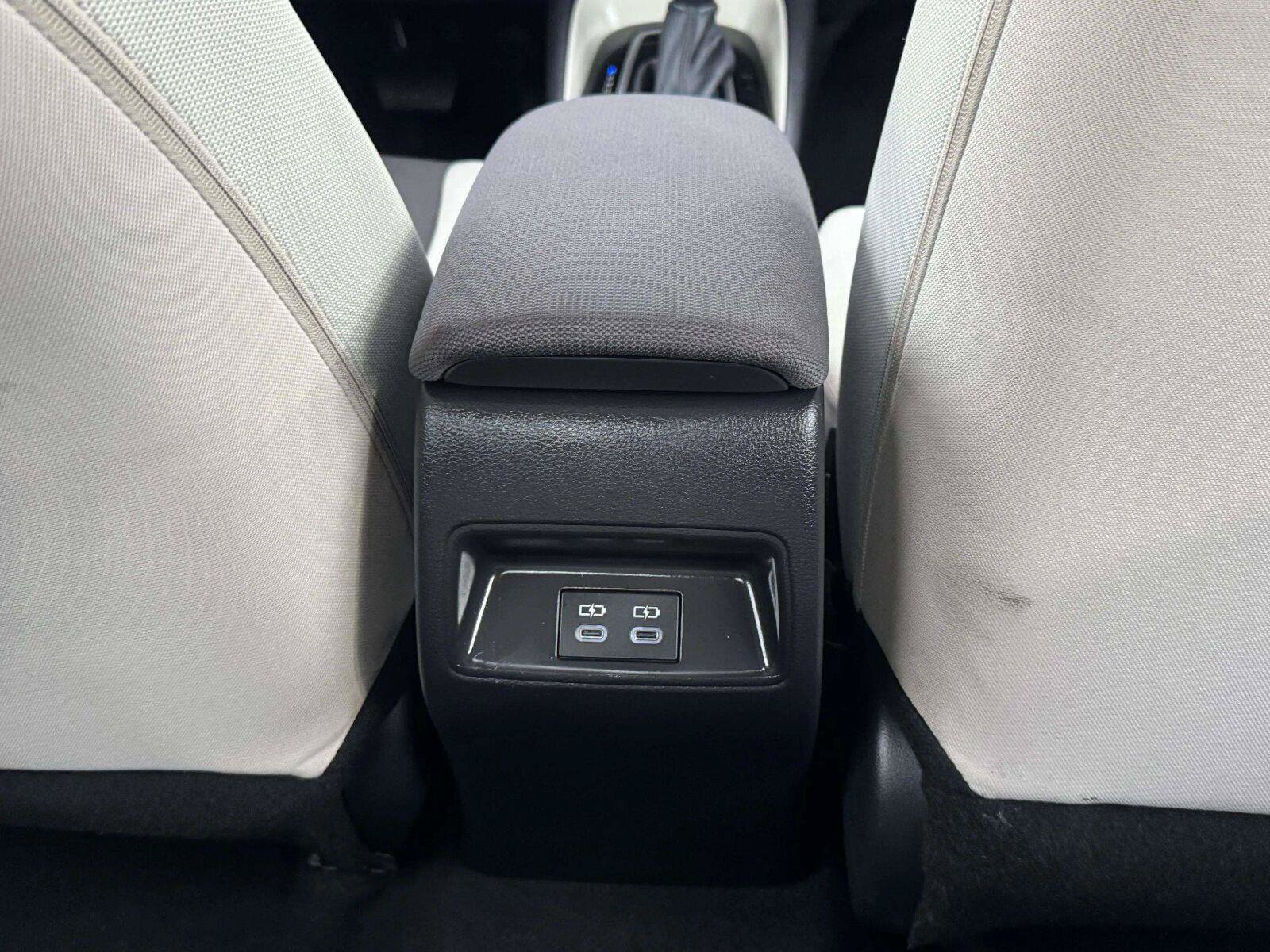 Used 2025 Toyota Corolla LE FWD image 44