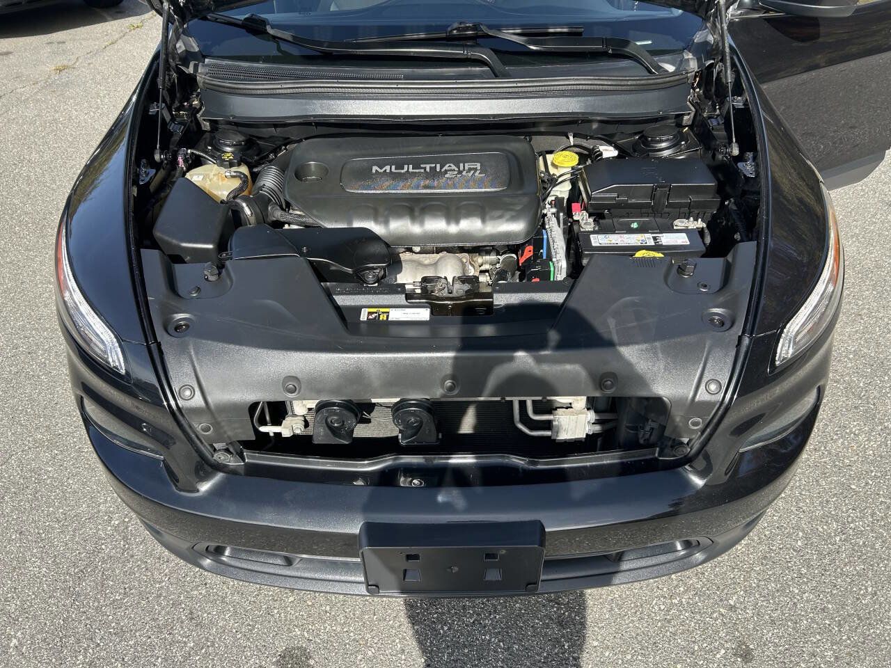 Used 2016 Jeep Cherokee Latitude image 17