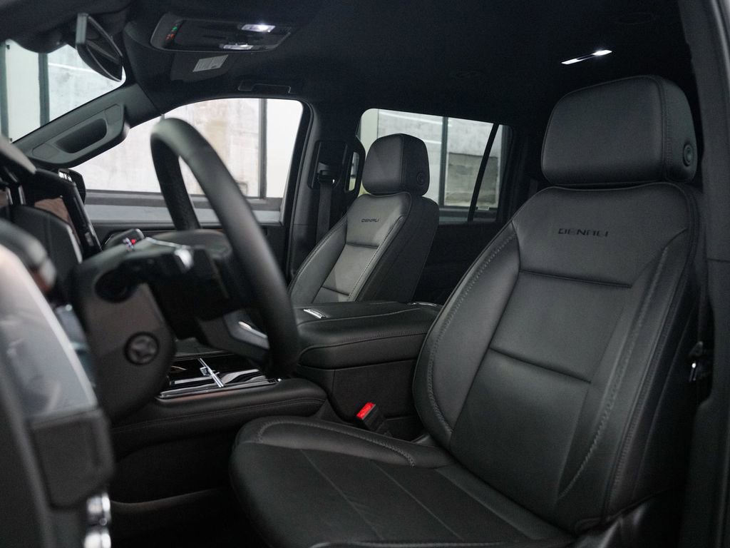 Used 2025 GMC Yukon XL Denali AWD/4WD image 29