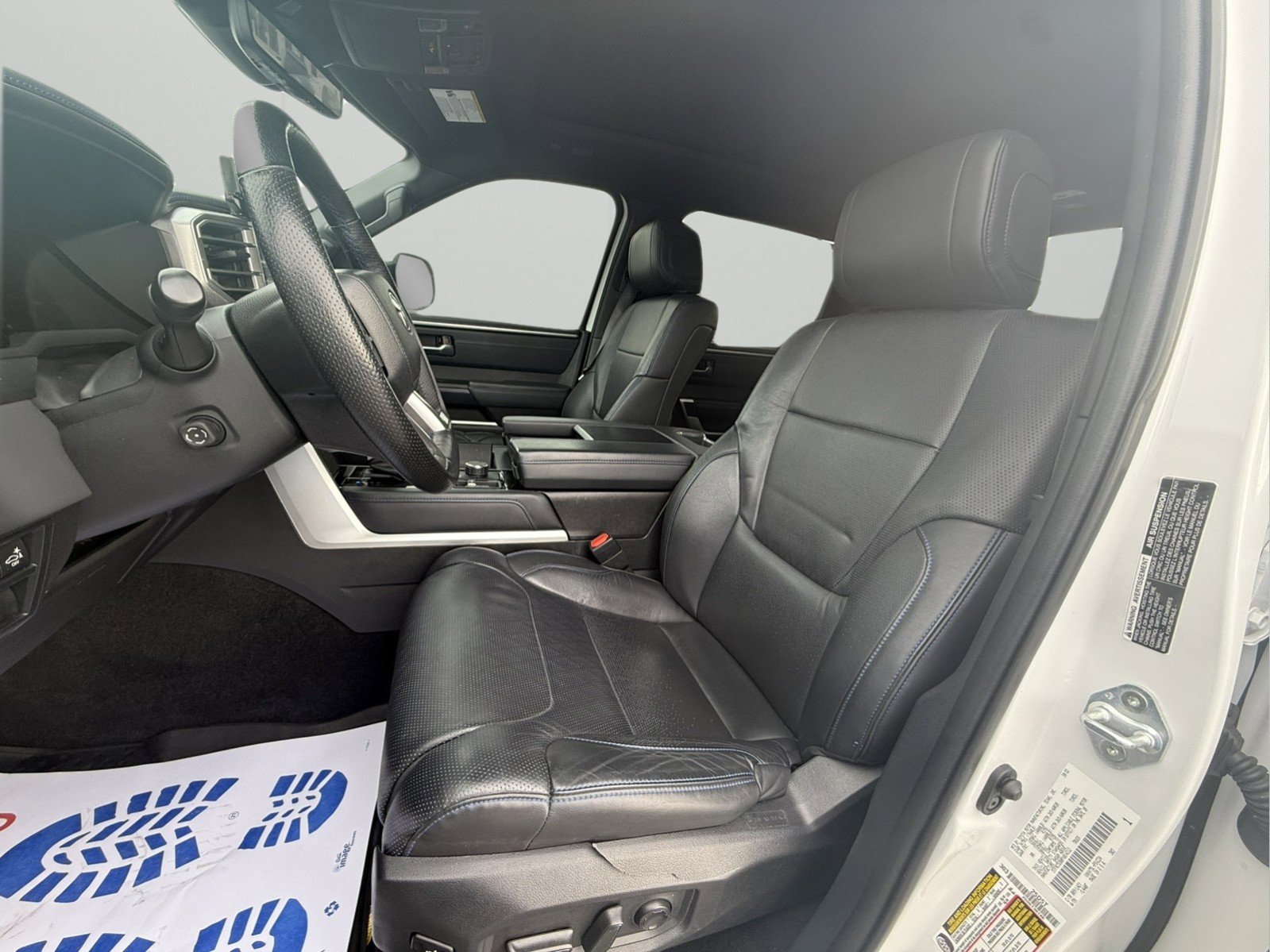 Used 2023 Toyota Tundra Platinum w/ Advanced Package image 4