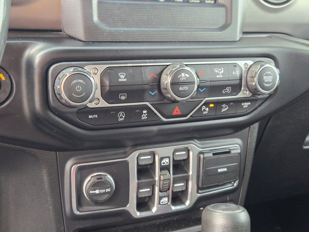 Used 2019 Jeep Wrangler Unlimited Sport S image 24