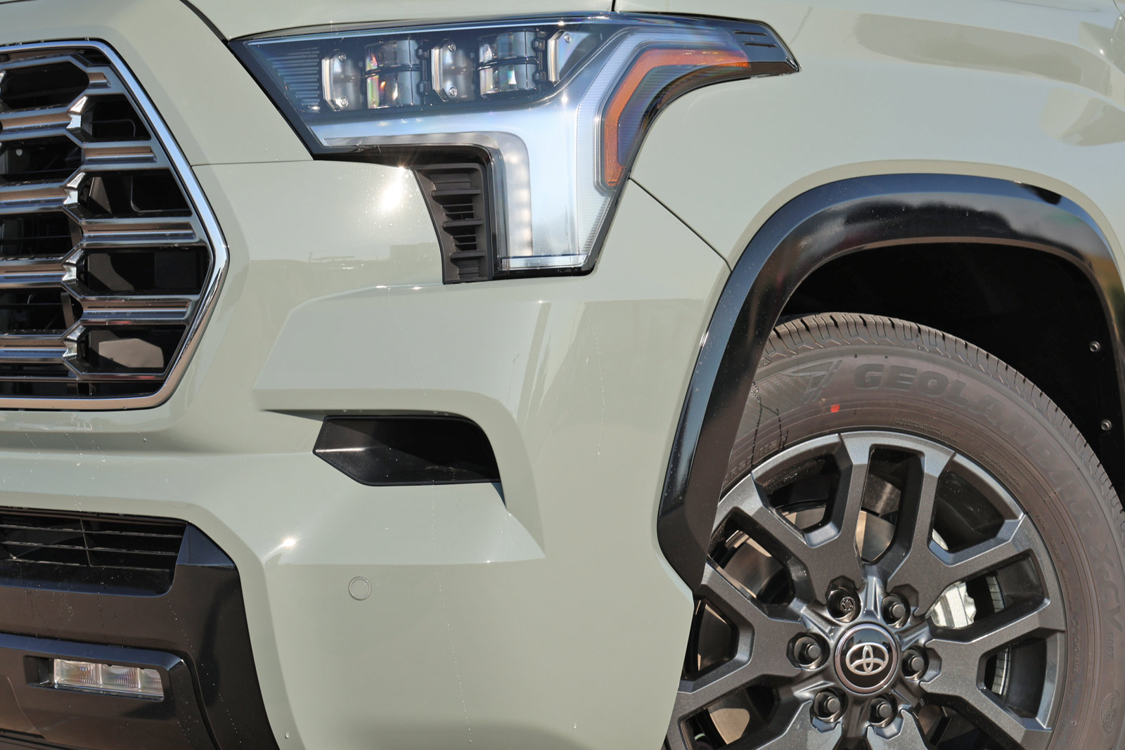 New 2026 Toyota Sequoia Platinum AWD/4WD image 12