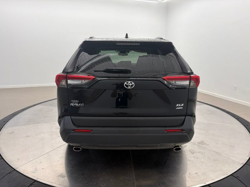 Used 2019 Toyota RAV4 XLE w/ Convenience Package AWD/4WD image 4