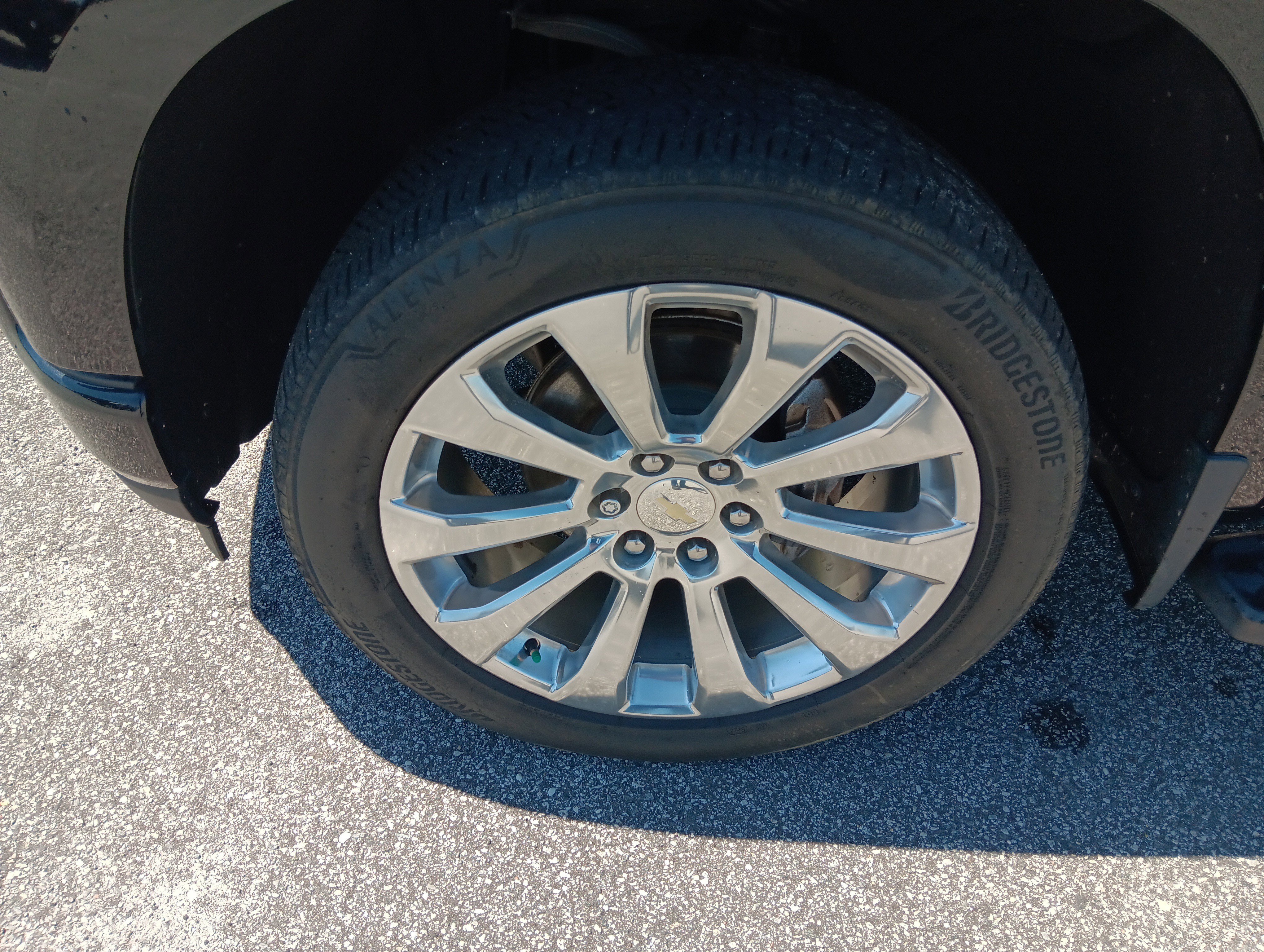 Used 2021 Chevrolet Silverado 1500 High Country w/ Technology Package image 2