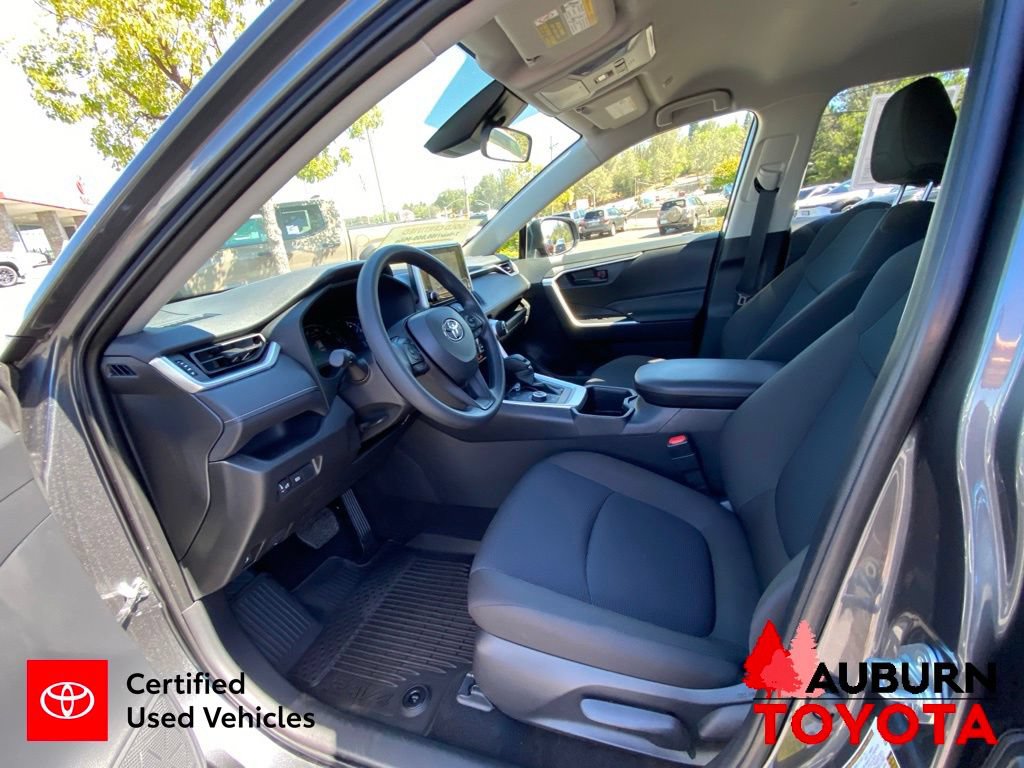 Certified 2025 Toyota RAV4 LE AWD/4WD image 31