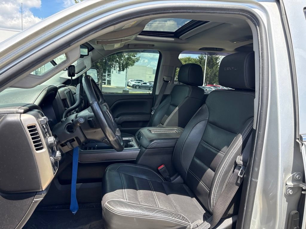 Used 2019 GMC Sierra 2500 Denali w/ Duramax Plus Package AWD/4WD image 17