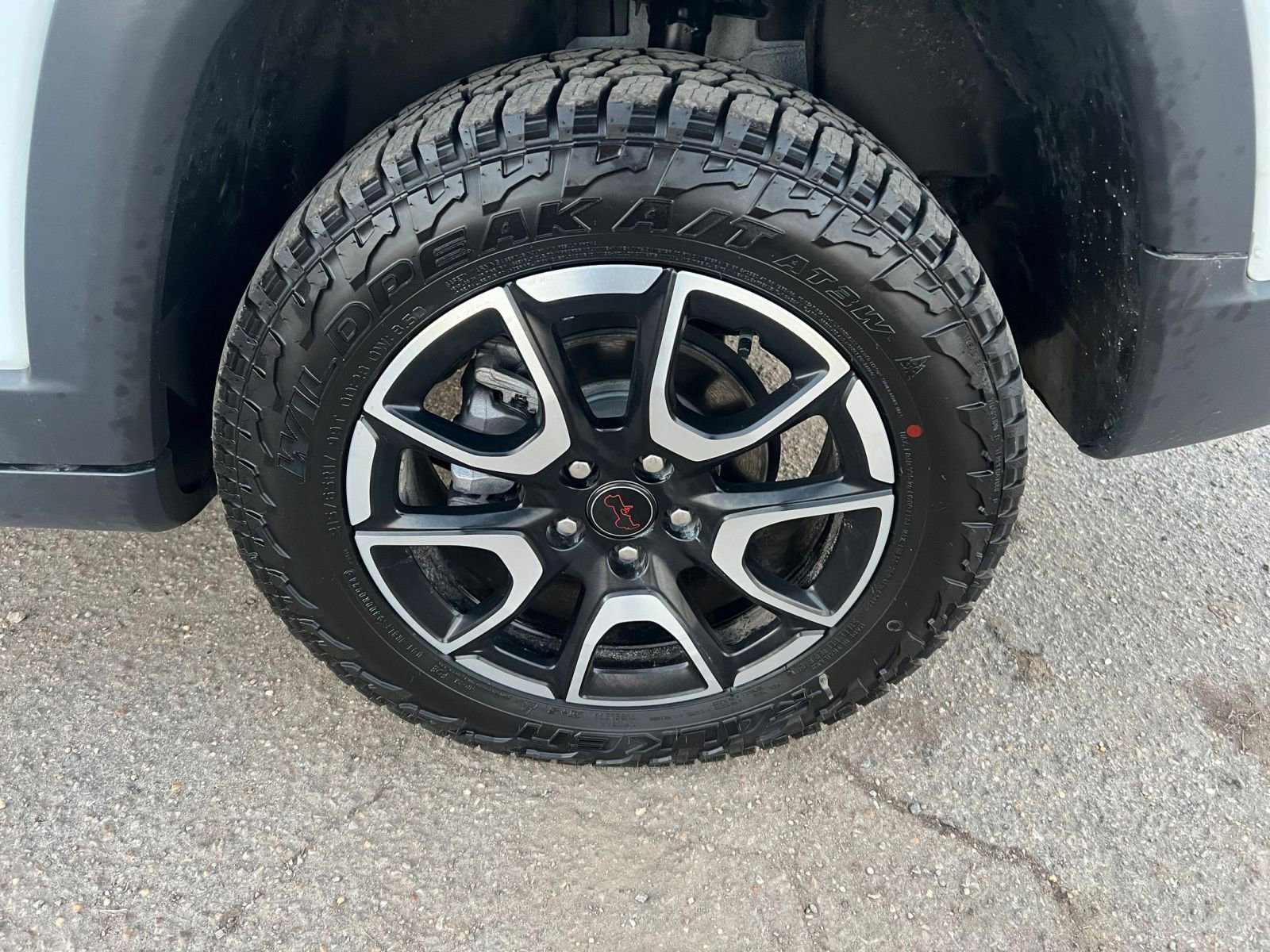 Used 2025 Jeep Compass Trailhawk image 29