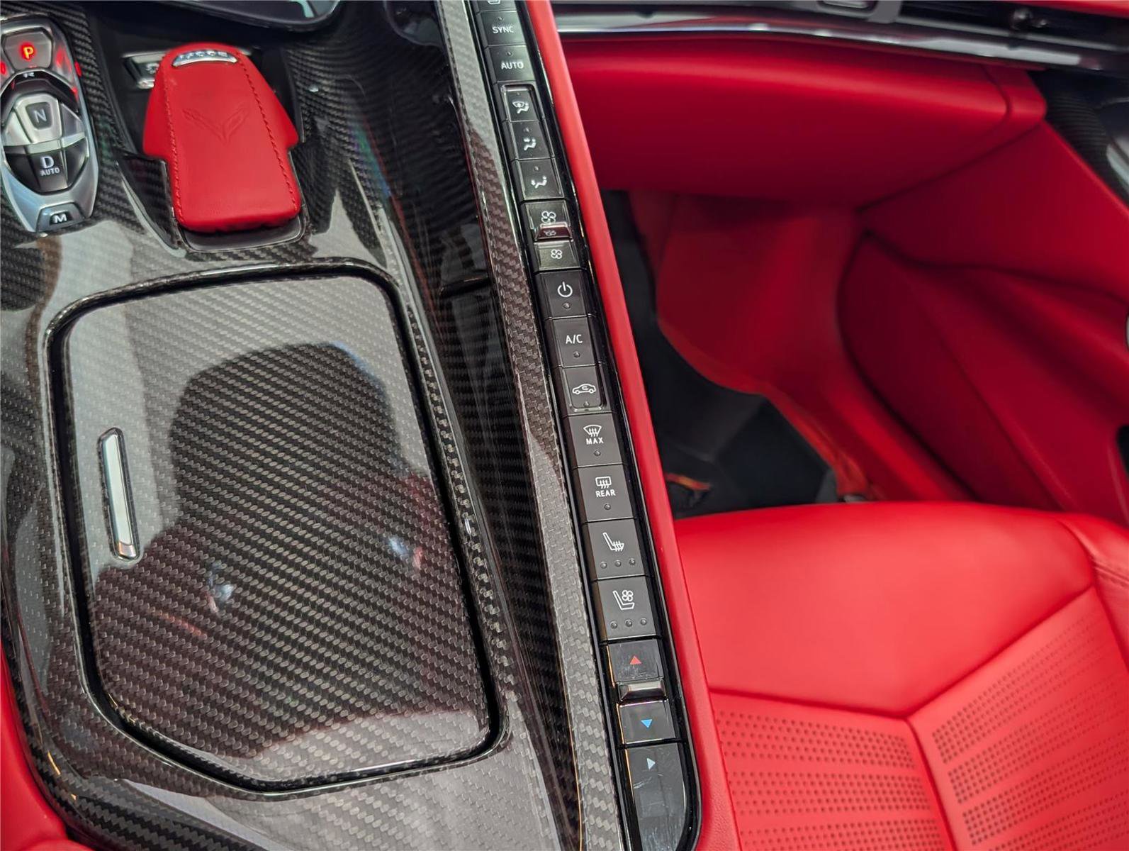 Used 2024 Chevrolet Corvette Z06 w/ Z07 Performance Package RWD image 25