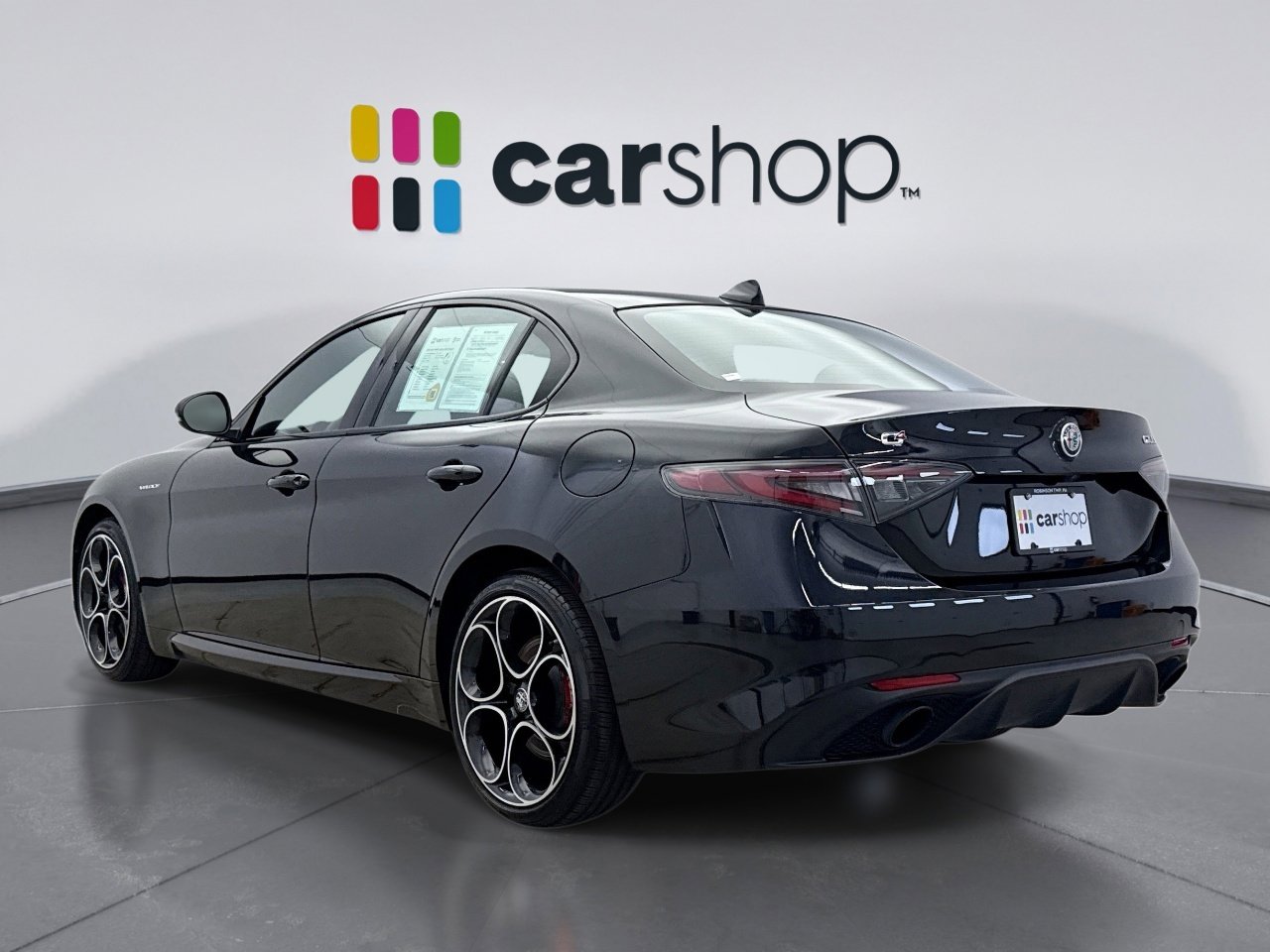 Used 2024 Alfa Romeo Giulia Veloce image 3