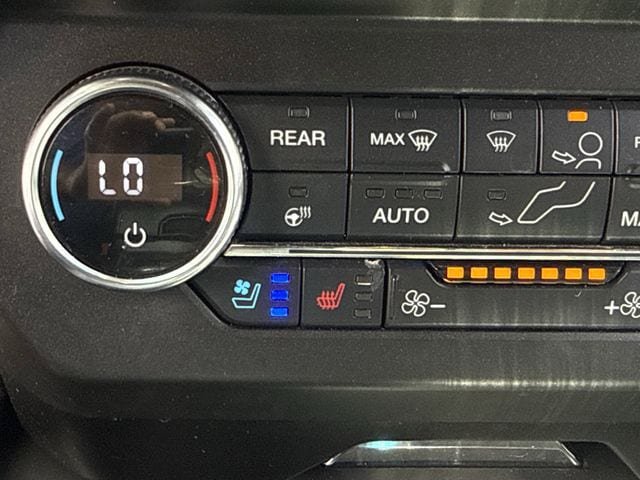 Used 2019 Ford Expedition XLT w/ Equipment Group 202A RWD image 21