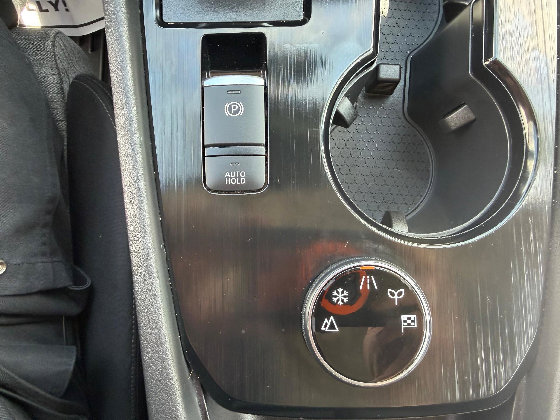 Used 2023 Nissan Rogue SV AWD/4WD image 29