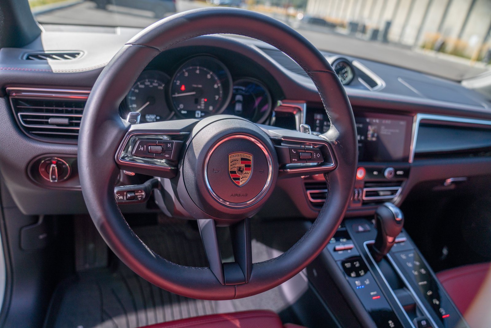 Certified 2026 Porsche Macan AWD/4WD image 14