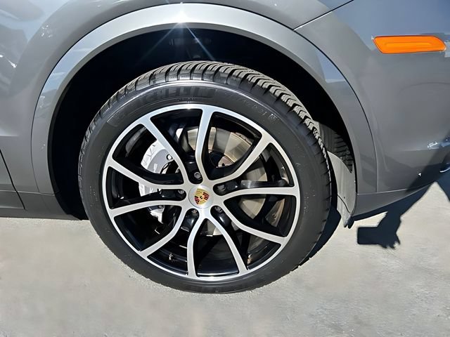 Used 2021 Porsche Cayenne AWD/4WD image 11