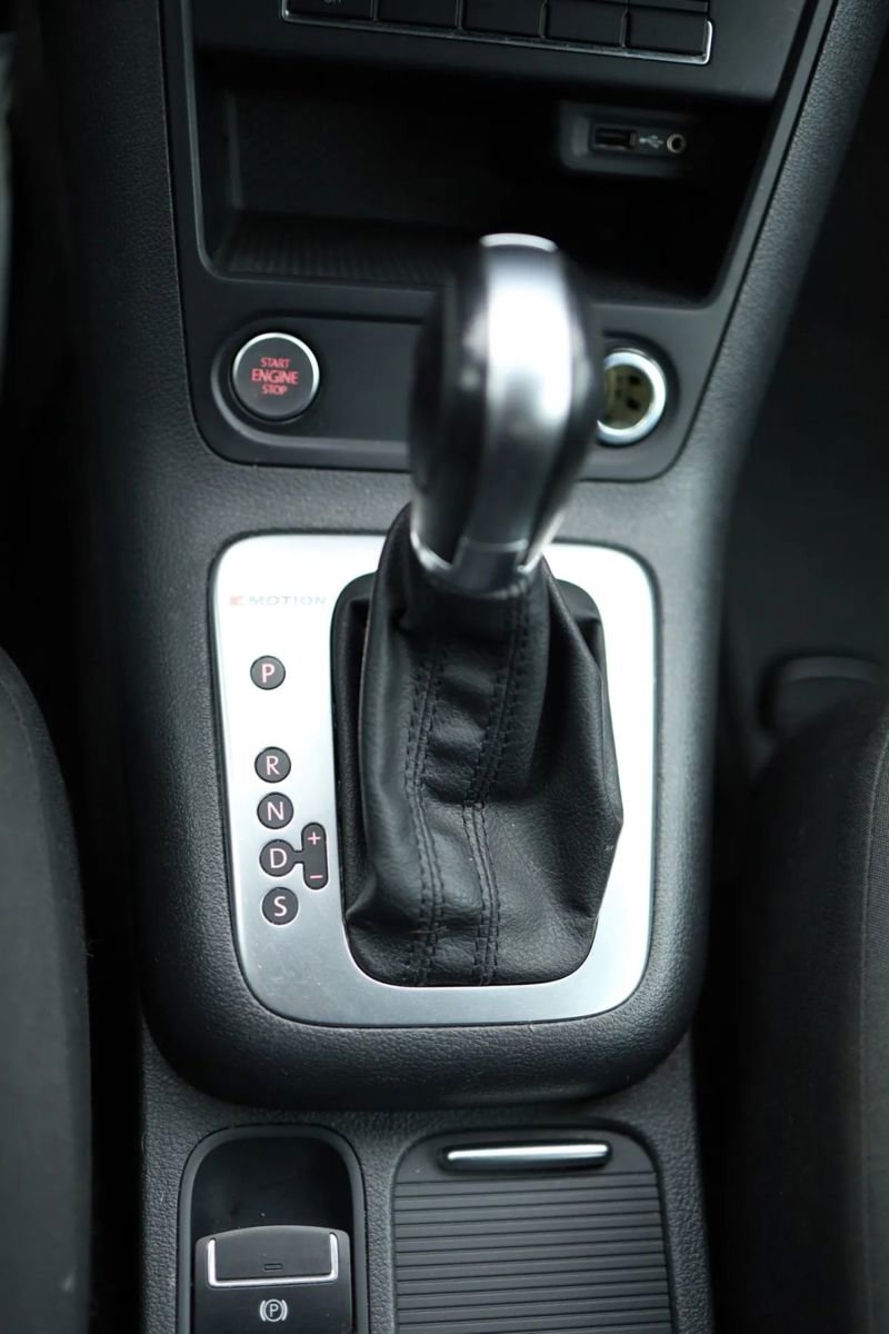 Used 2017 Volkswagen Tiguan S image 26