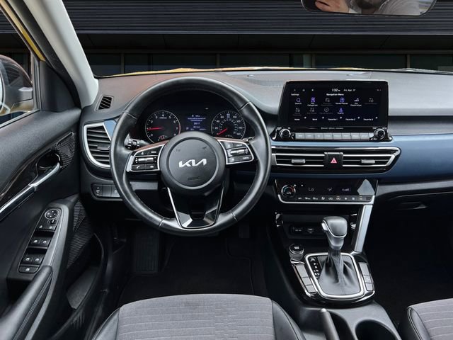 Used 2023 Kia Seltos S w/ Navigation Package FWD image 12