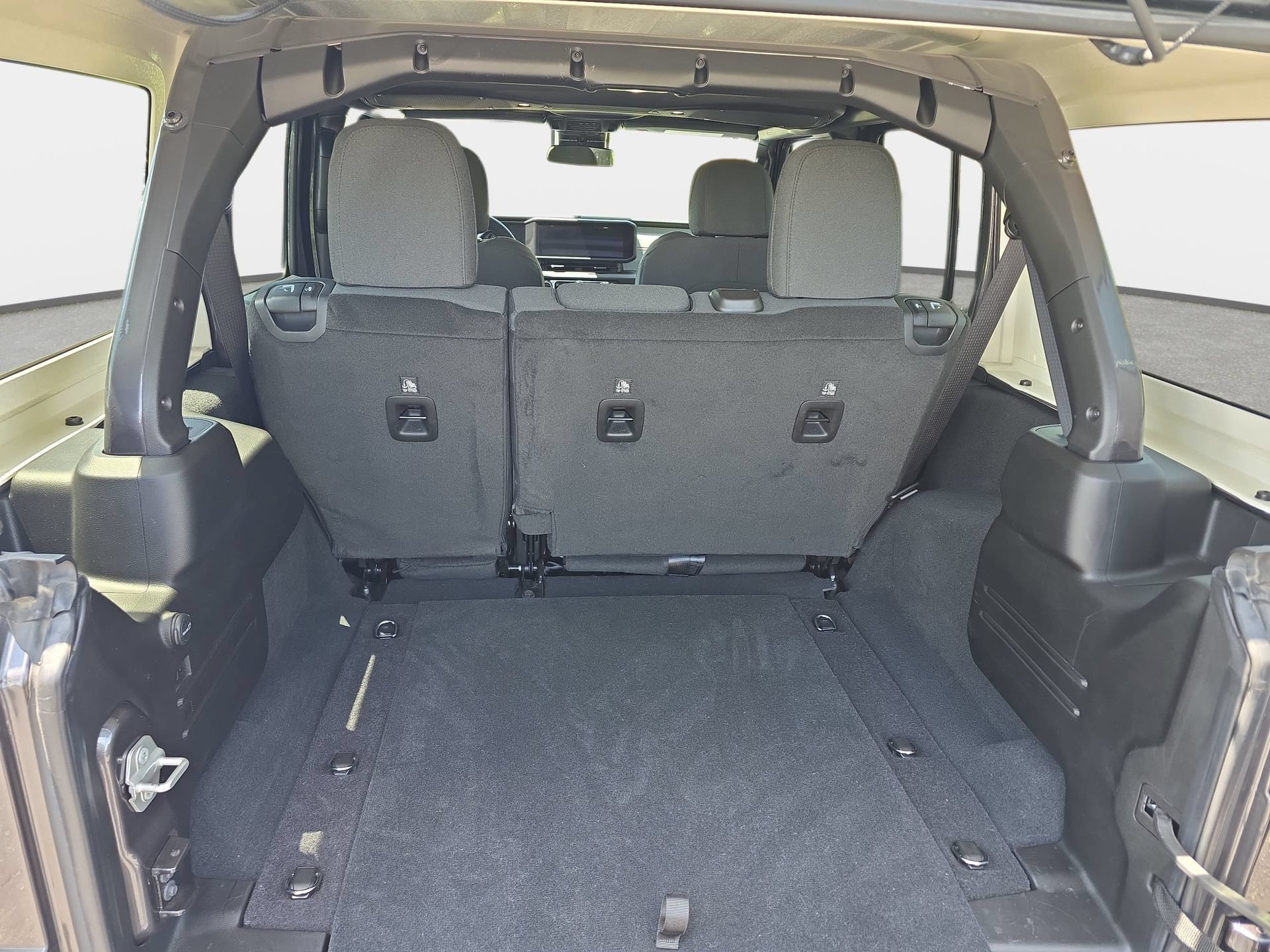 Used 2024 Jeep Wrangler Unlimited Sport AWD/4WD image 12