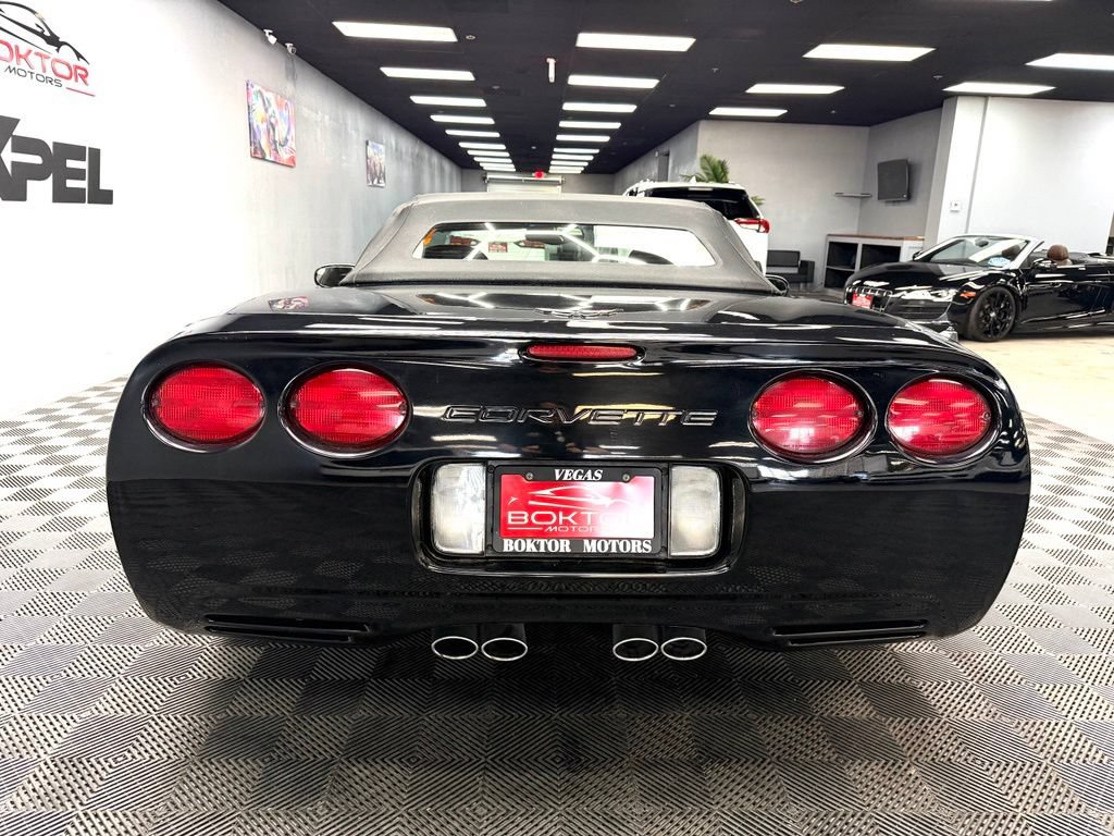 Used 2004 Chevrolet Corvette Convertible w/ Preferred Equipment Group RWD image 12