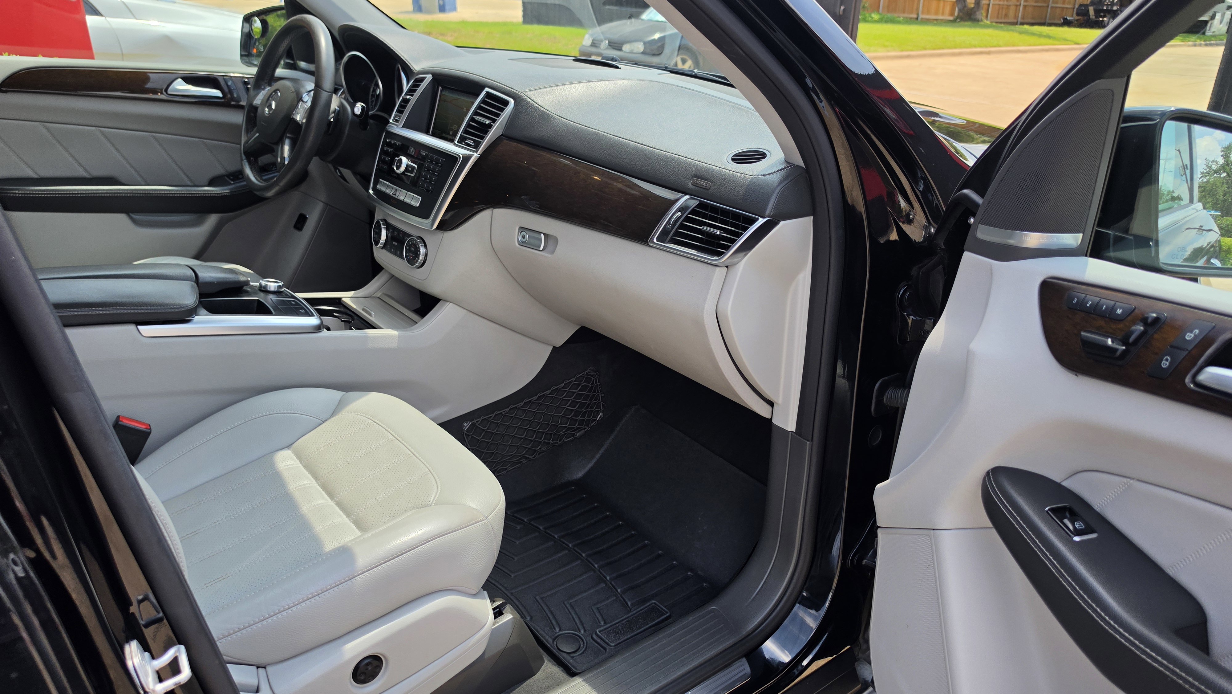 Used 2015 Mercedes-Benz GL 450 4MATIC w/ Appearance Package image 29