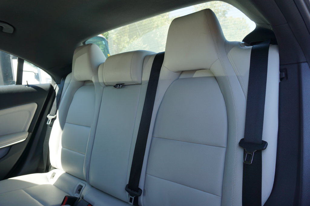 Used 2014 Mercedes-Benz CLA 250 image 17