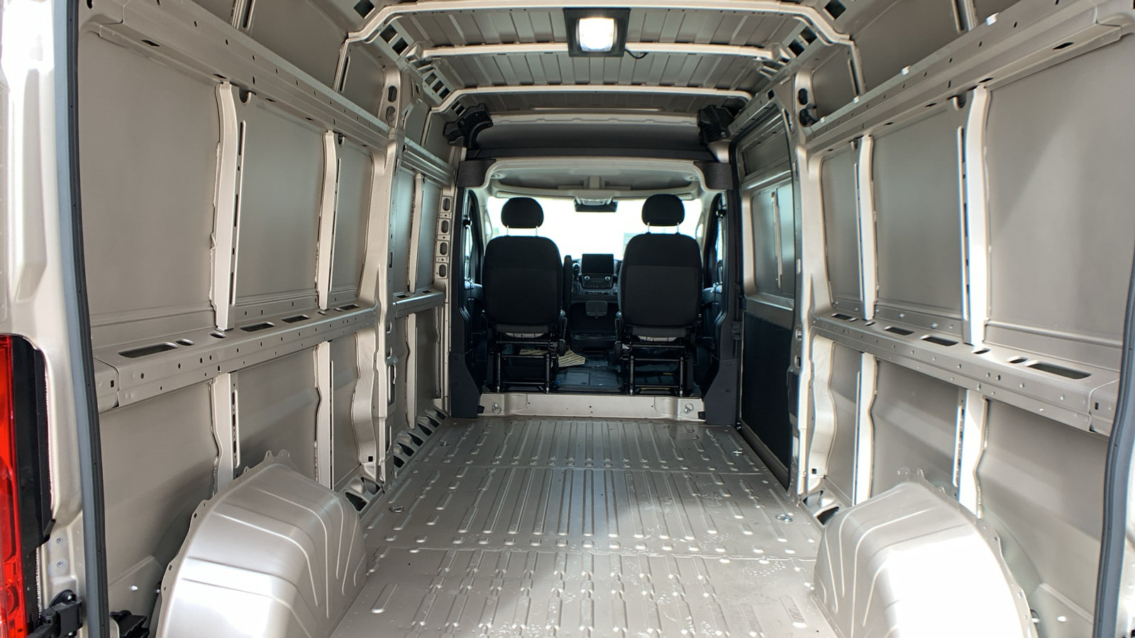 New 2026 RAM ProMaster 2500 w/ Premium Convenience Group FWD image 30