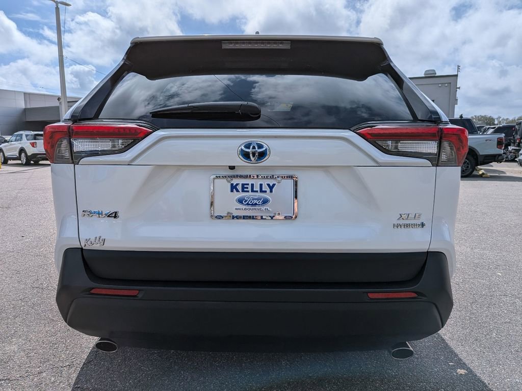 Used 2023 Toyota RAV4 XLE Premium image 7
