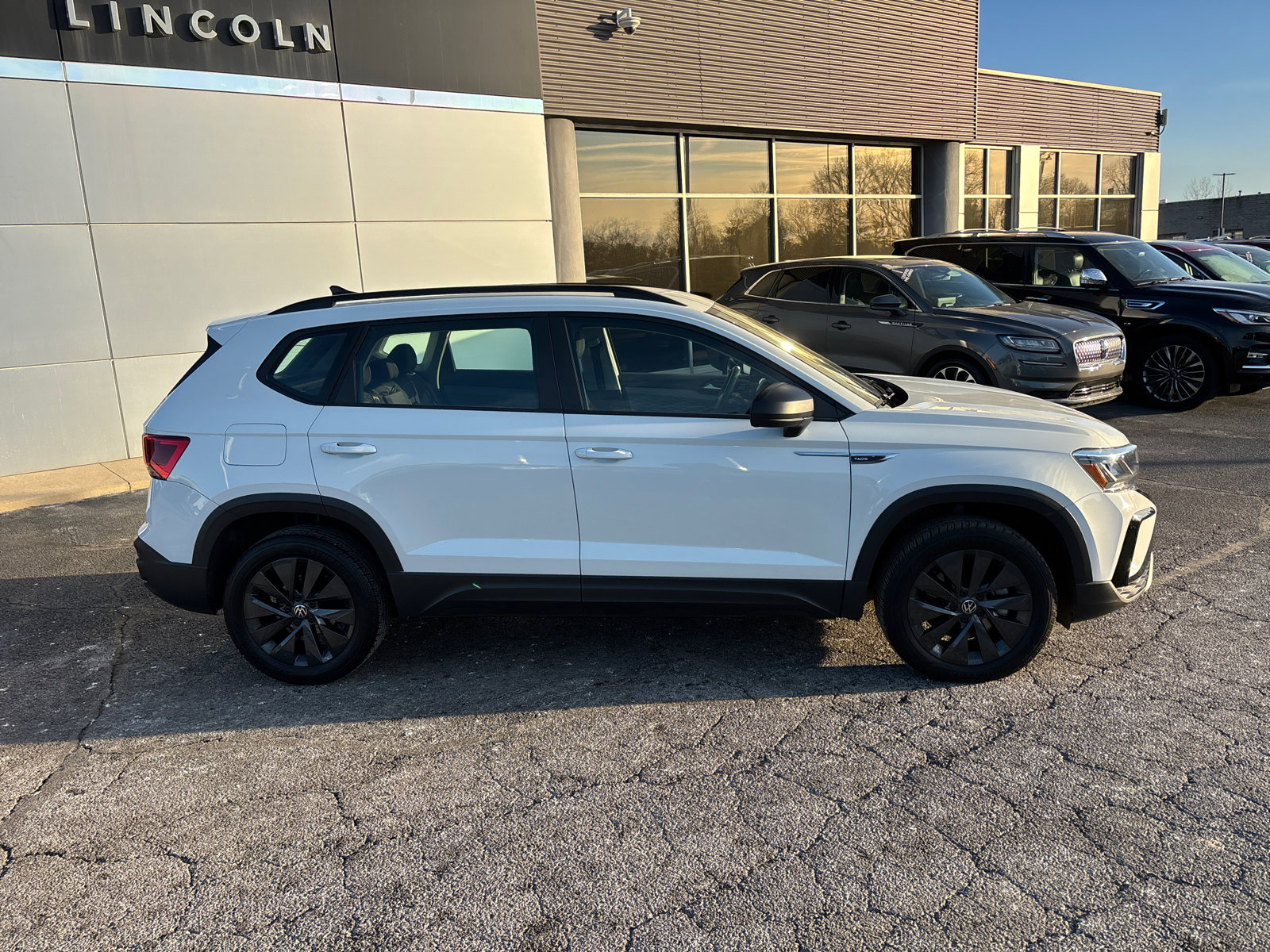 Used 2023 Volkswagen Taos S image 8