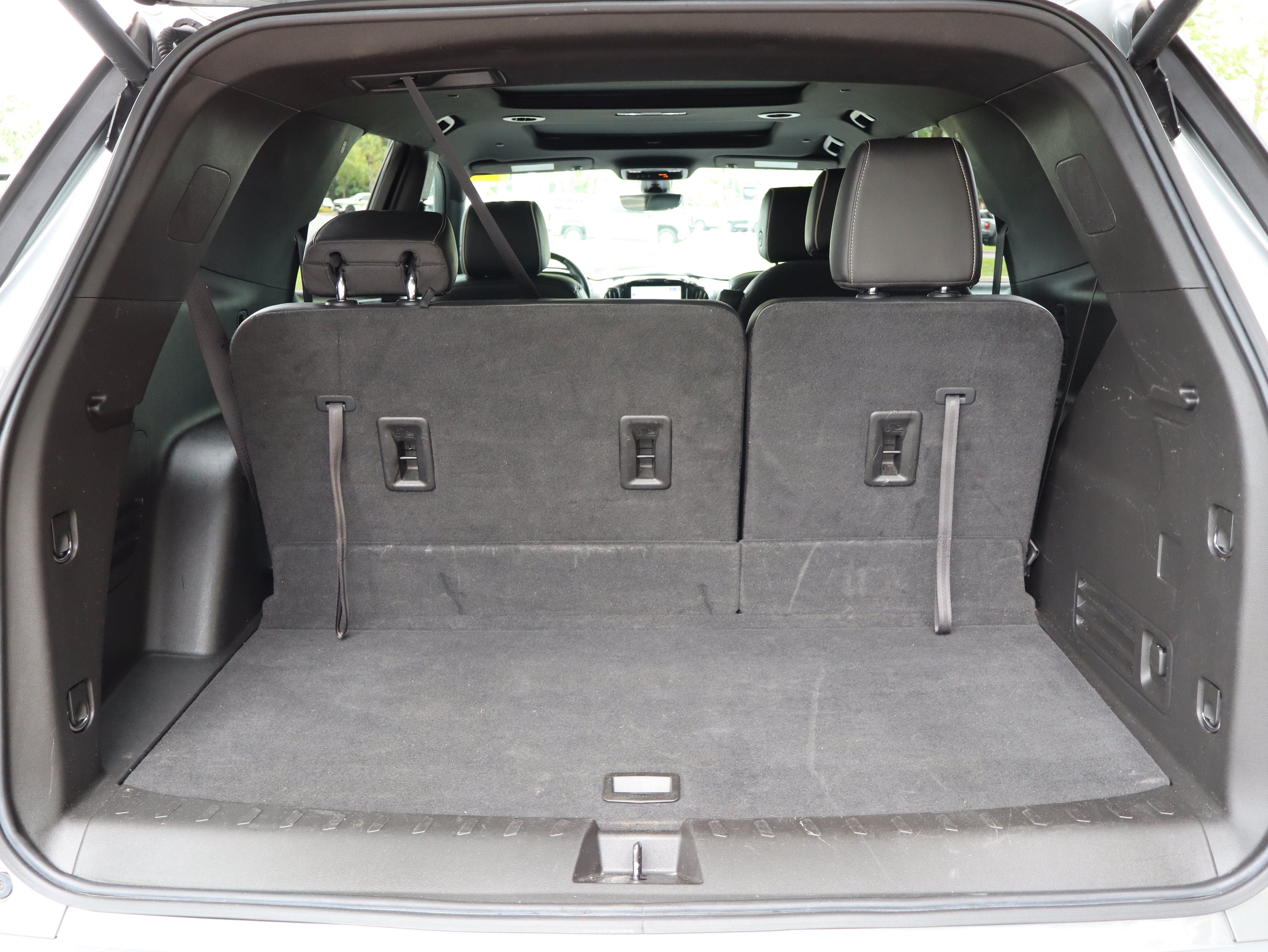 Used 2023 Chevrolet Traverse Premier FWD image 46