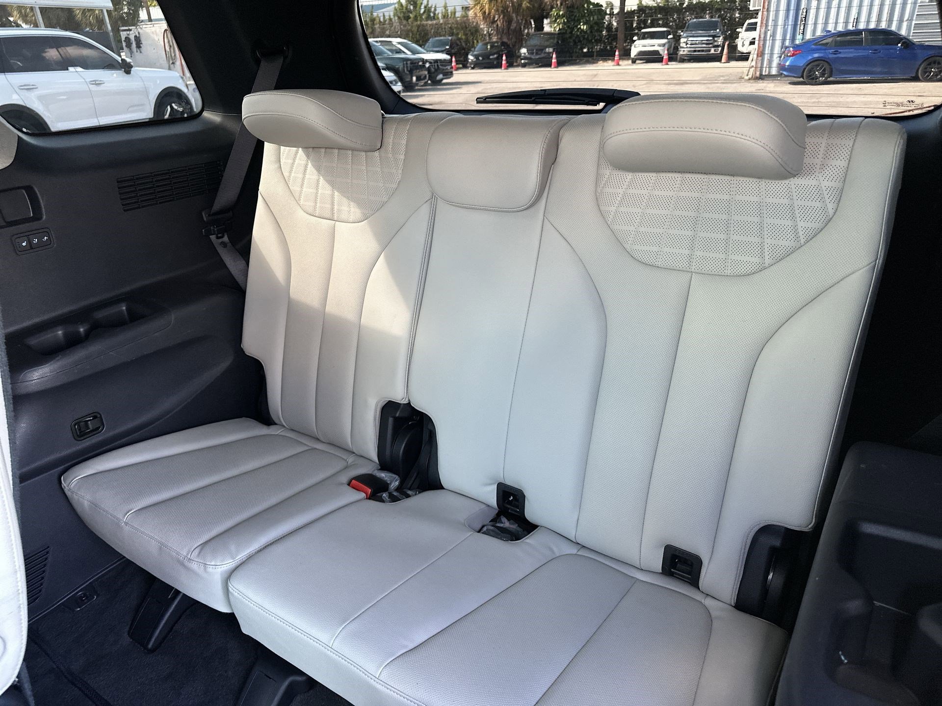 Used 2024 Hyundai Palisade Limited image 26