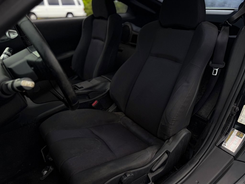 Used 2004 Nissan 350Z Enthusiast w/ Cargo Convenience Pkg image 8