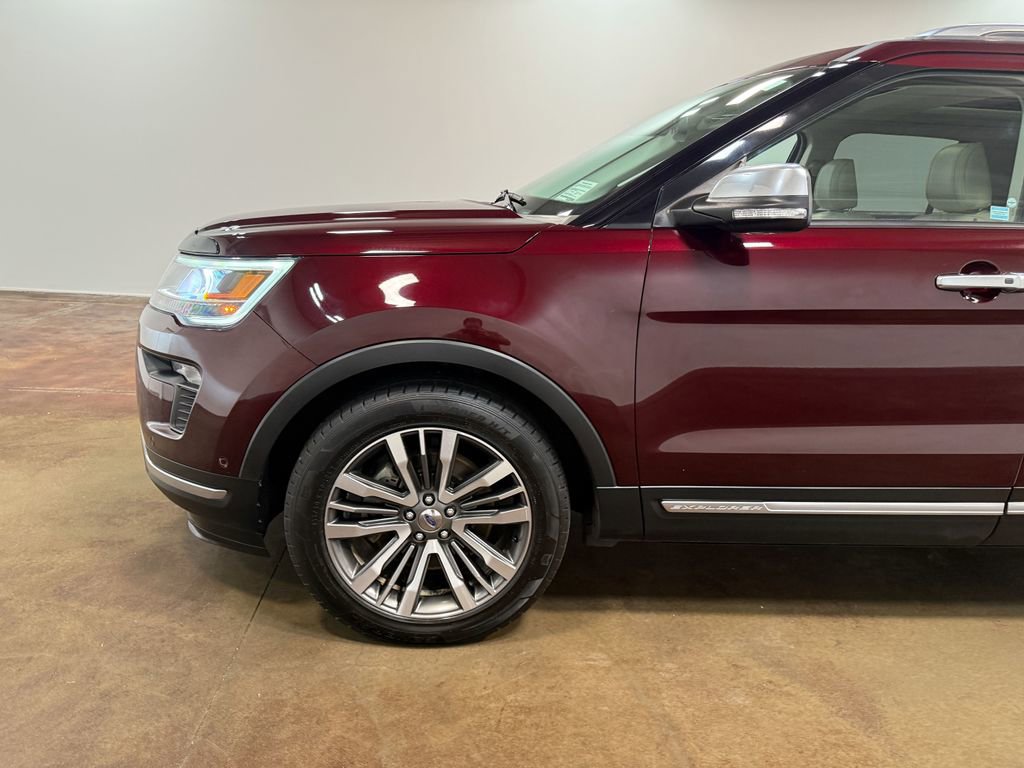 Used 2018 Ford Explorer Platinum AWD/4WD image 39