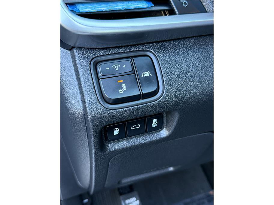 Used 2020 Kia Optima LX image 12