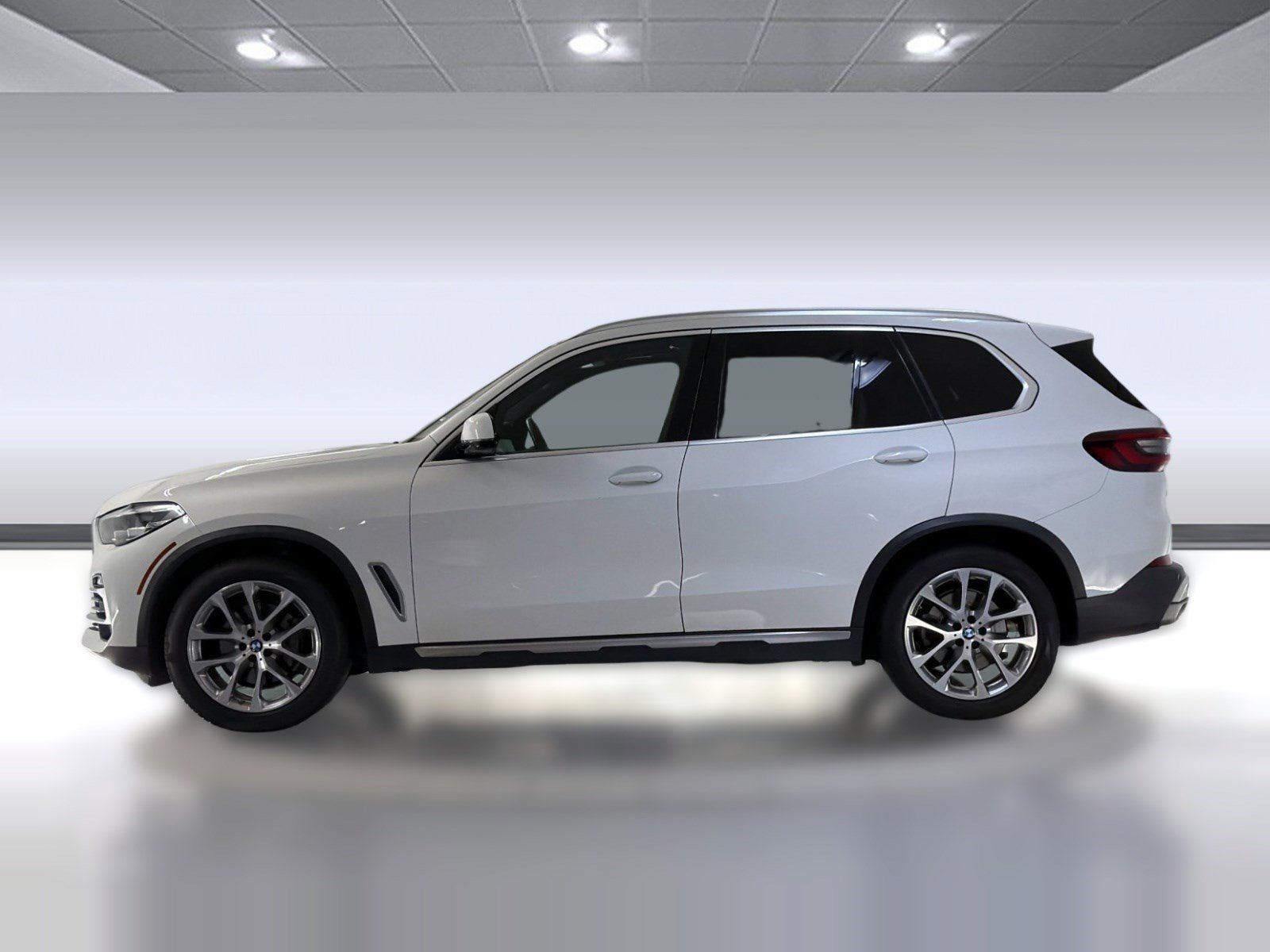 Used 2021 BMW X5 sDrive40i w/ Convenience Package image 2