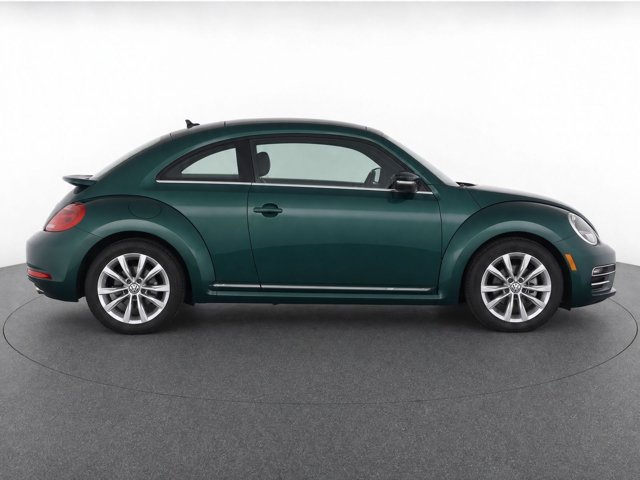 Used 2018 Volkswagen Beetle 2.0T SE FWD image 8